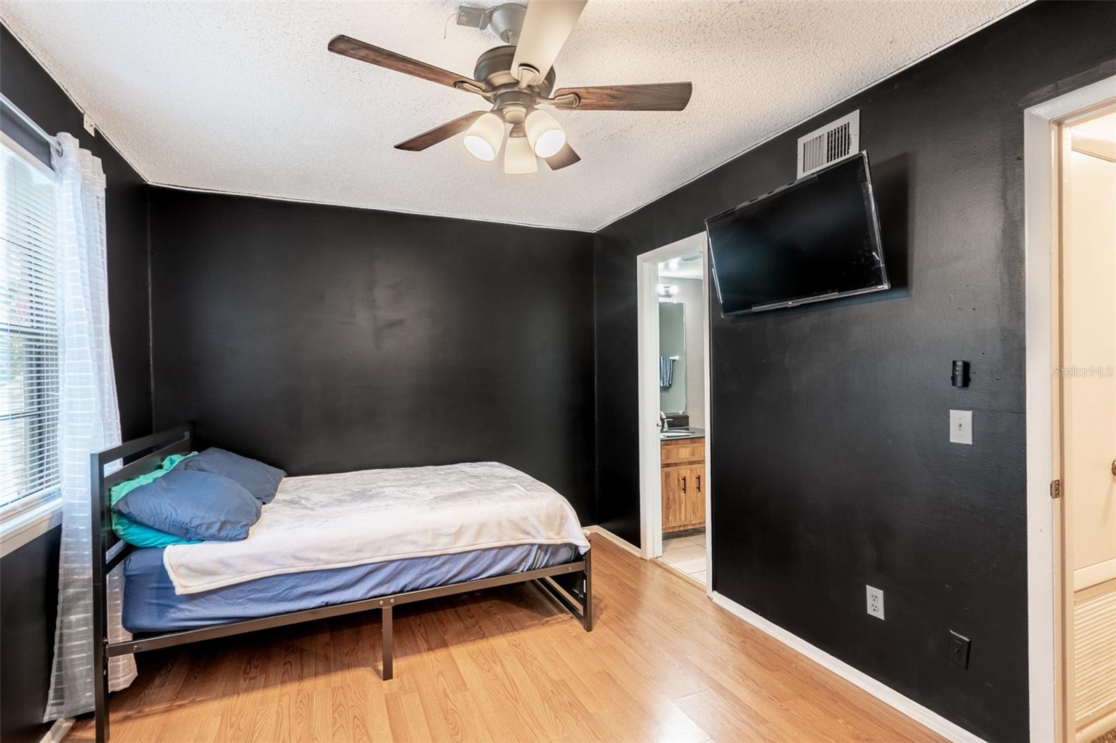 Image 18 of 24 For 4611 Lighthouse Circle 114