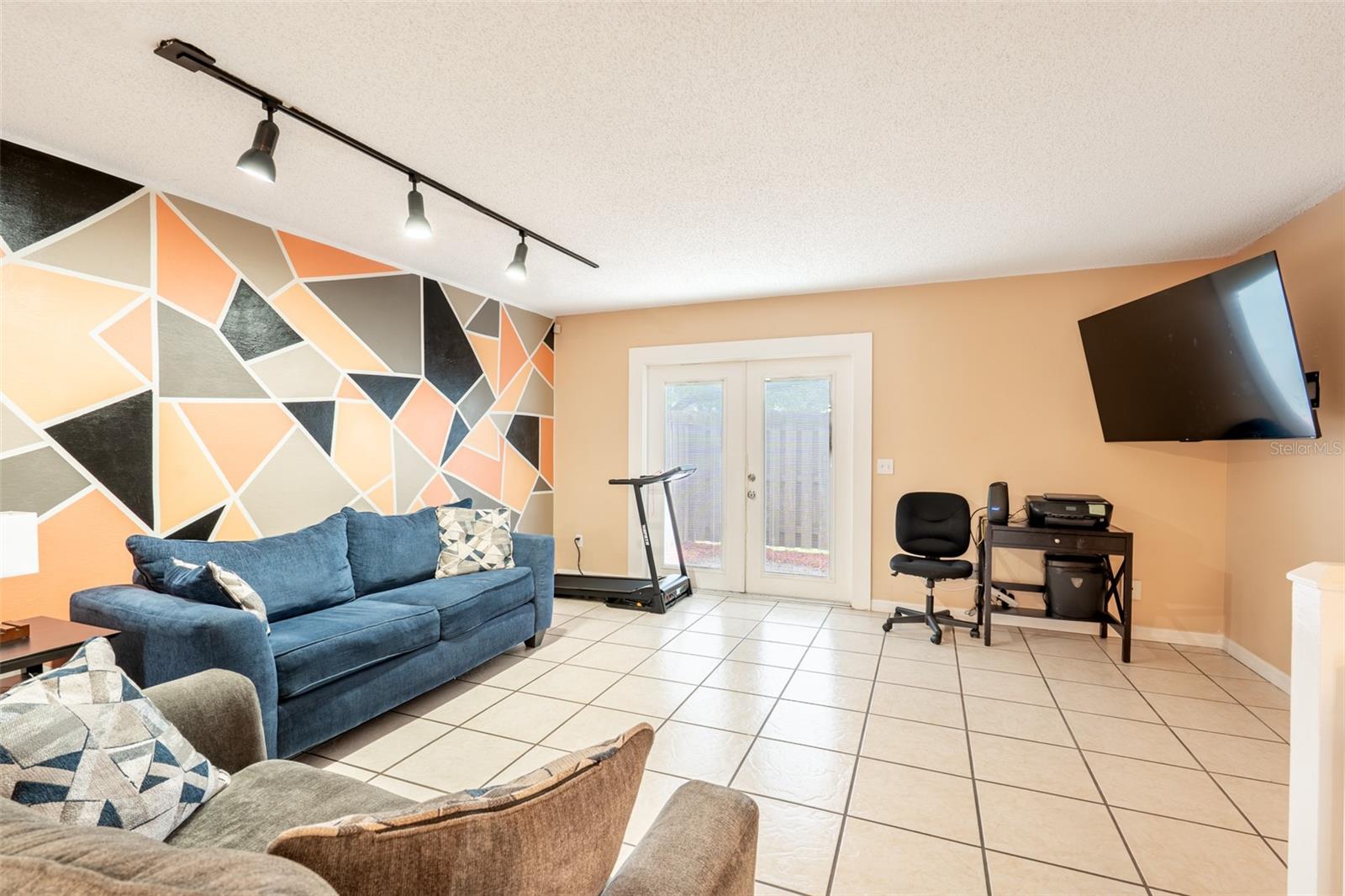 Image 3 of 24 For 4611 Lighthouse Circle 114