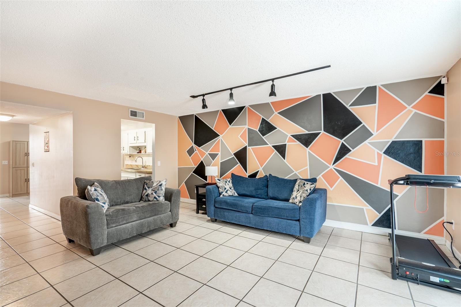 Image 5 of 24 For 4611 Lighthouse Circle 114