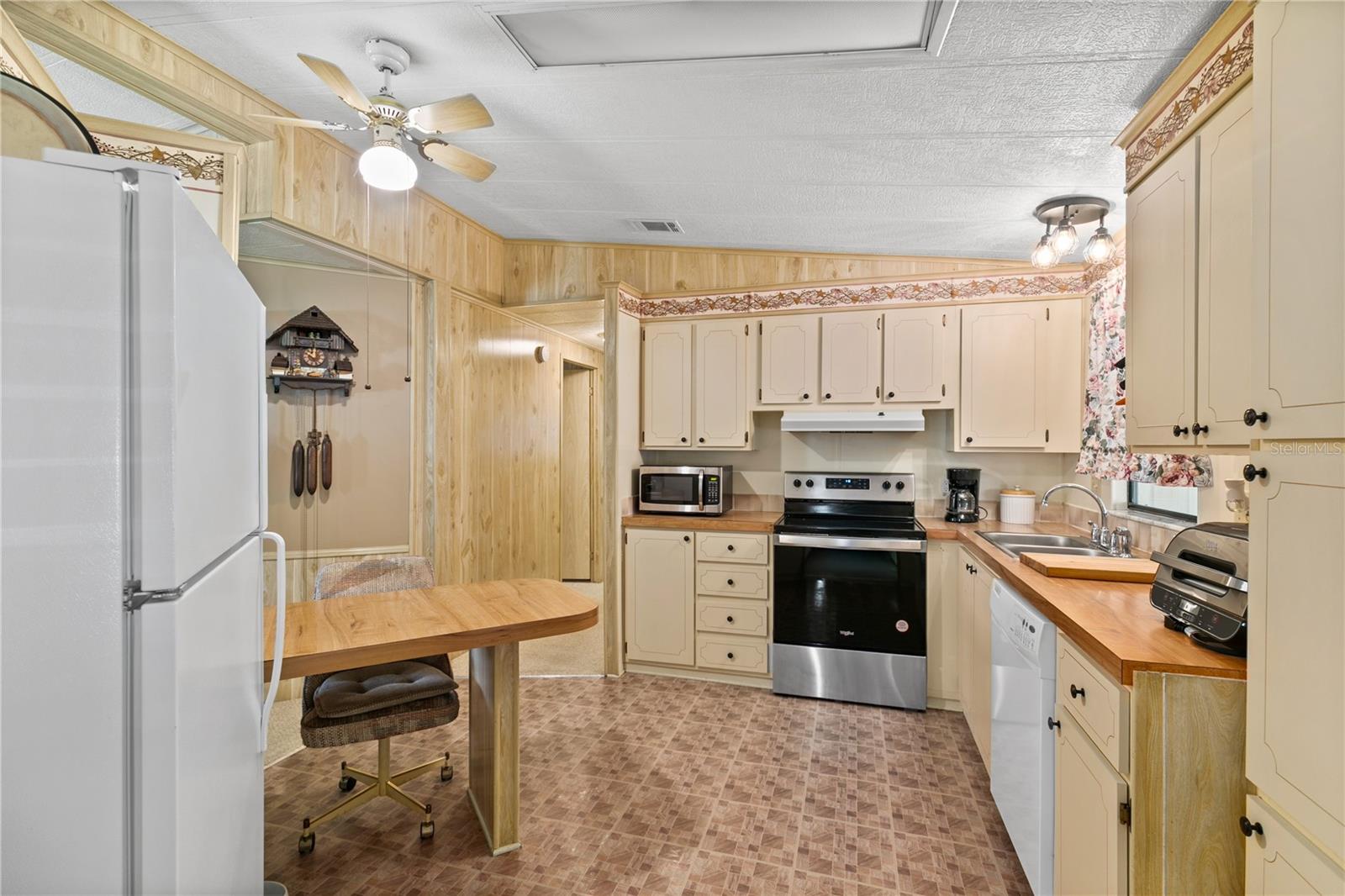Image 8 of 48 For 1435 Mohawk Circle