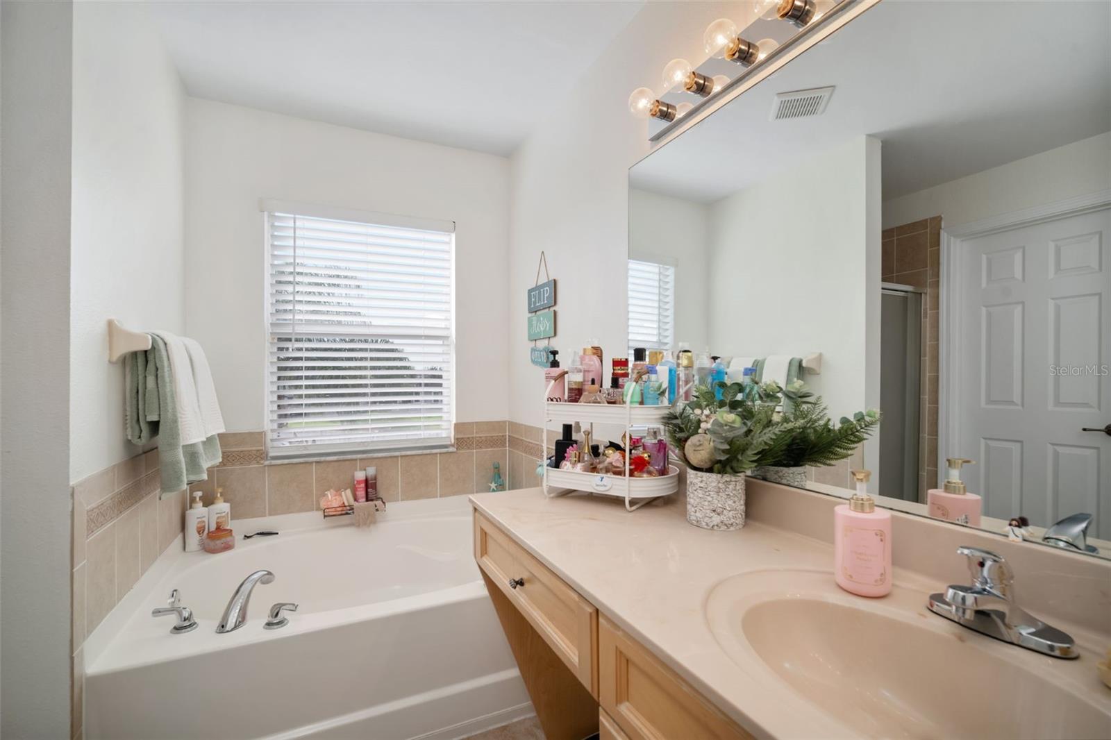 Image 18 of 38 For 11531 Mountain Bay Drive