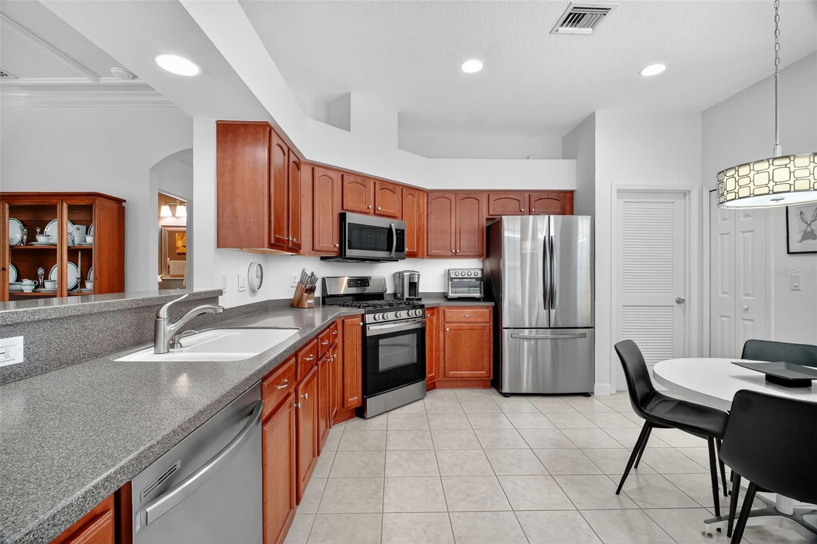 Image 12 of 63 For 8252 Bridgeport Bay Circle