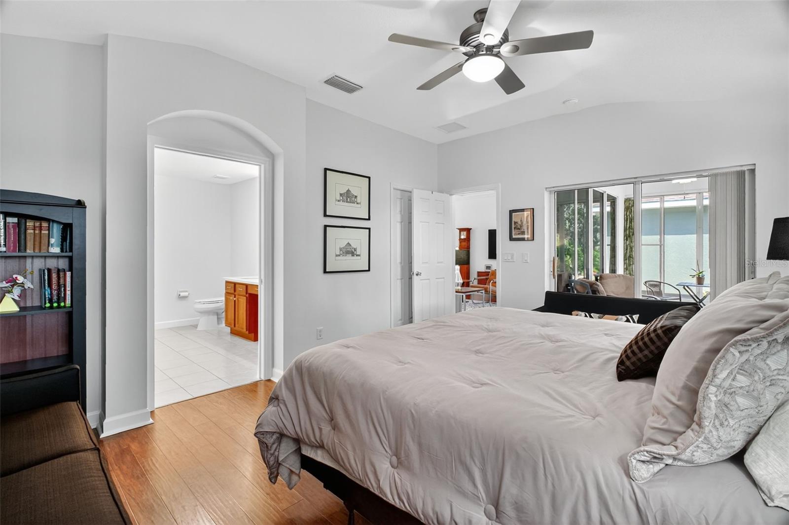 Image 18 of 63 For 8252 Bridgeport Bay Circle