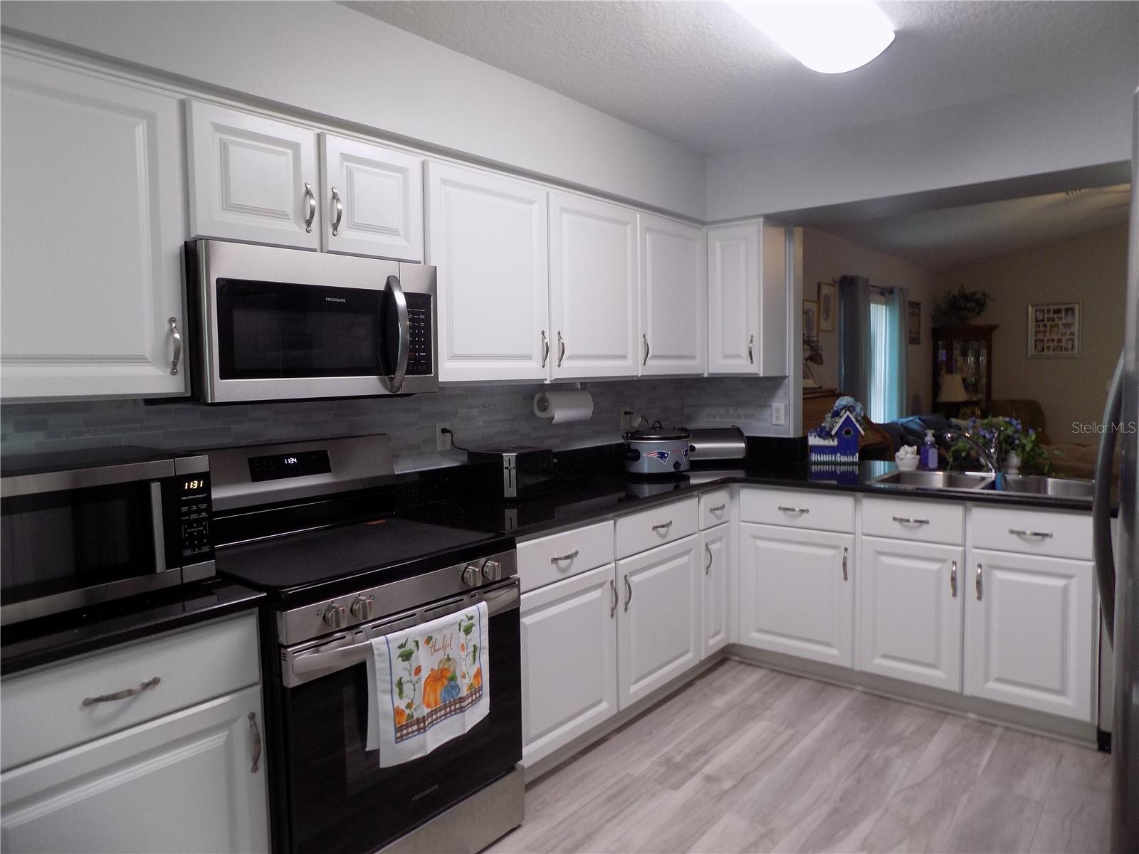 Image 3 of 14 For 1563 Grove Court