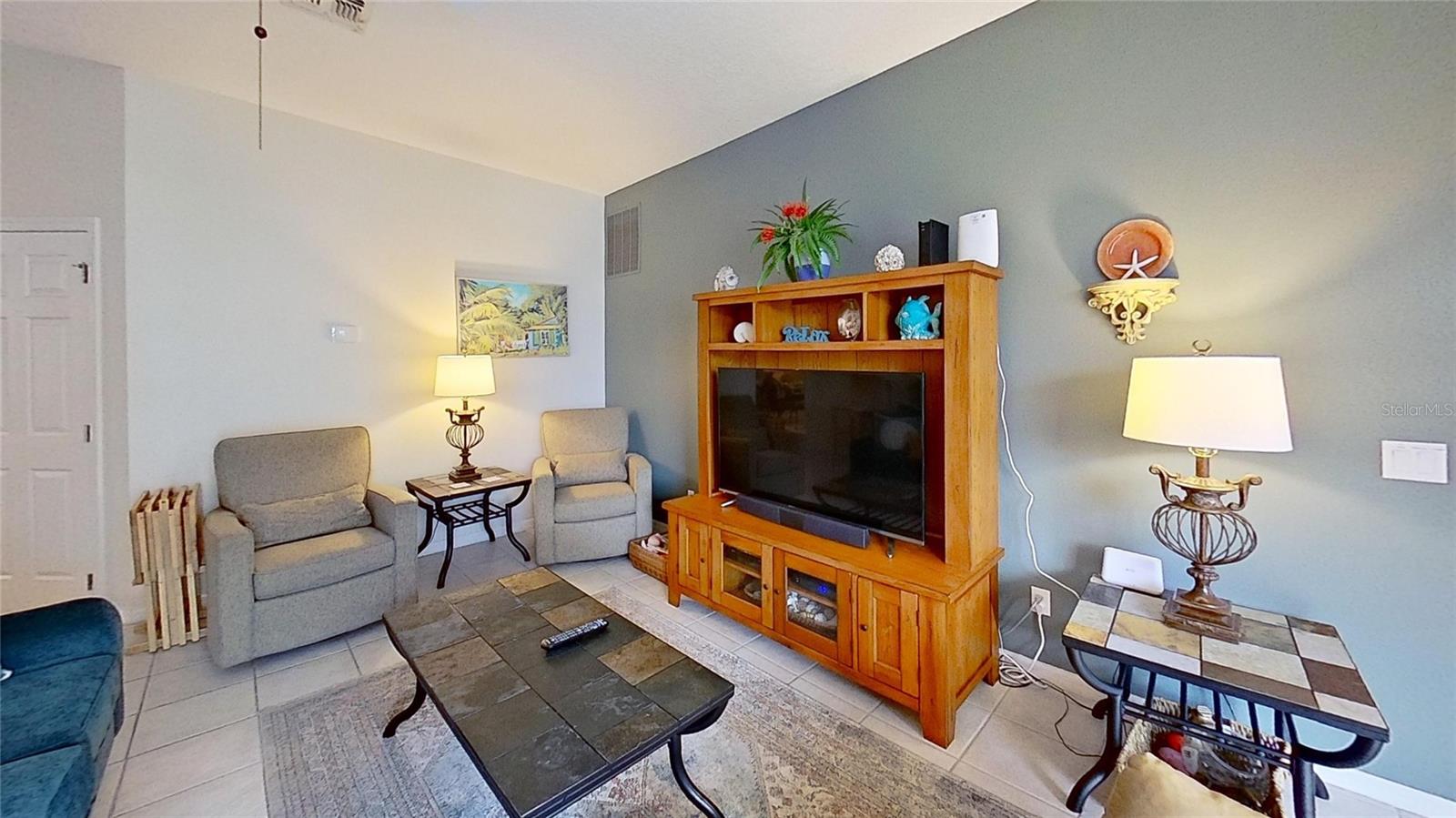 Image 18 of 73 For 136 Henley Circle