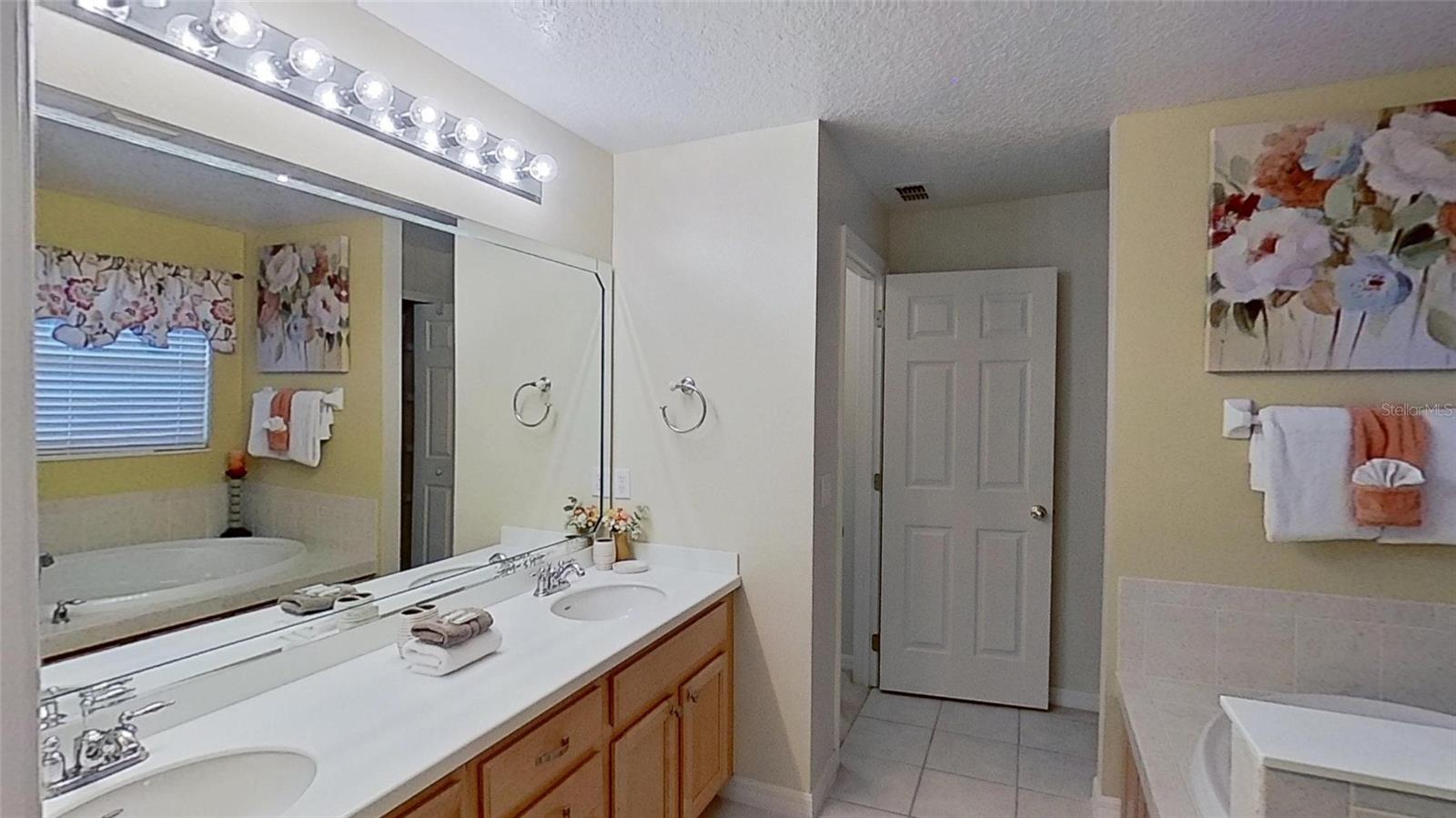 Image 30 of 73 For 136 Henley Circle