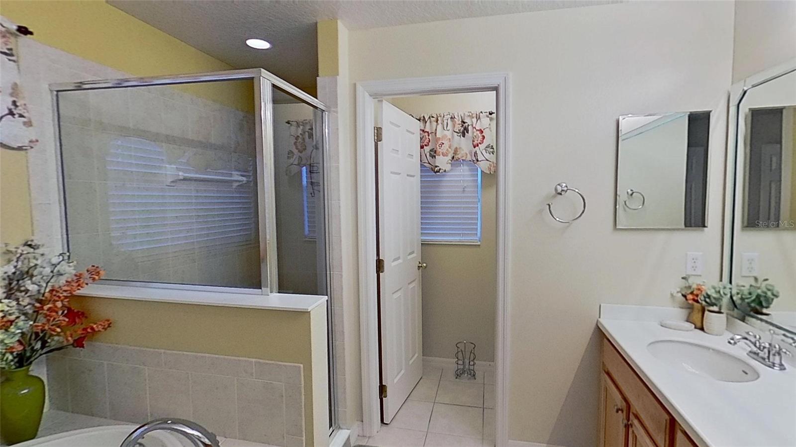 Image 31 of 73 For 136 Henley Circle