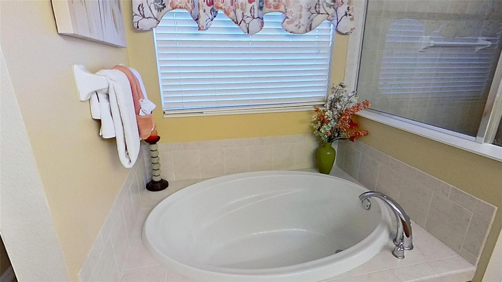 Image 32 of 73 For 136 Henley Circle