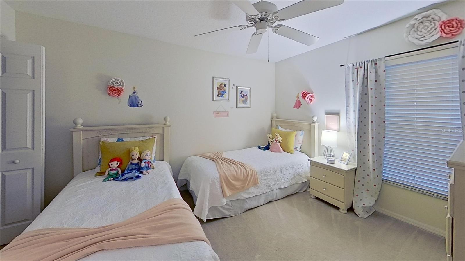 Image 39 of 73 For 136 Henley Circle