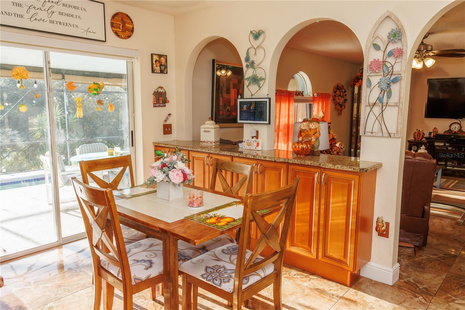 Image 11 of 45 For 1108 Chateau Circle