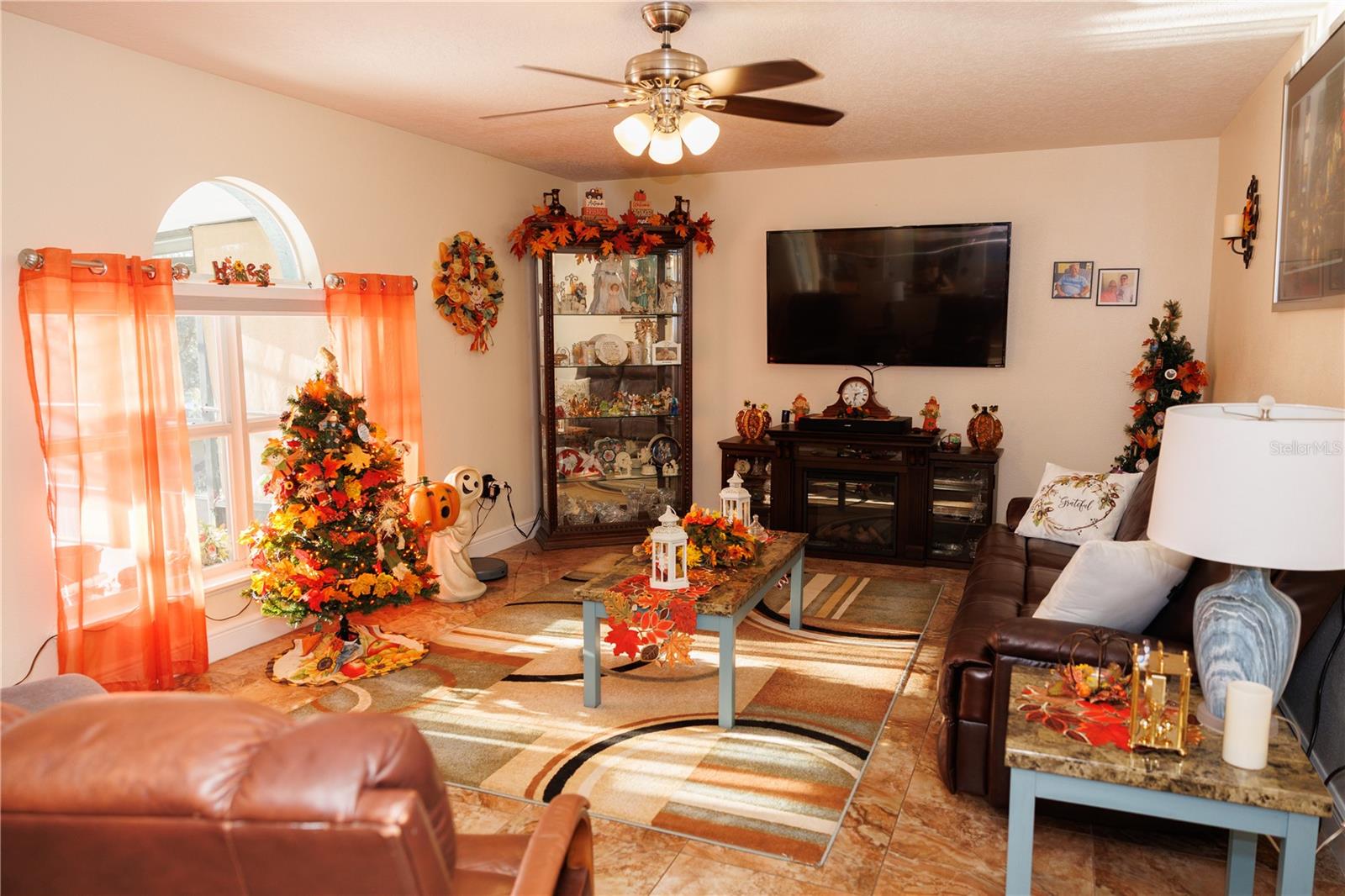 Image 12 of 45 For 1108 Chateau Circle