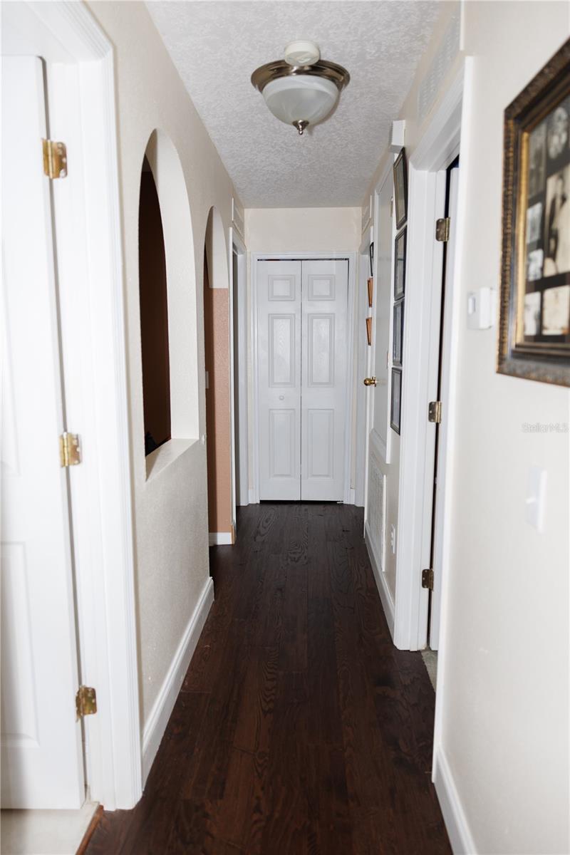 Image 34 of 45 For 1108 Chateau Circle
