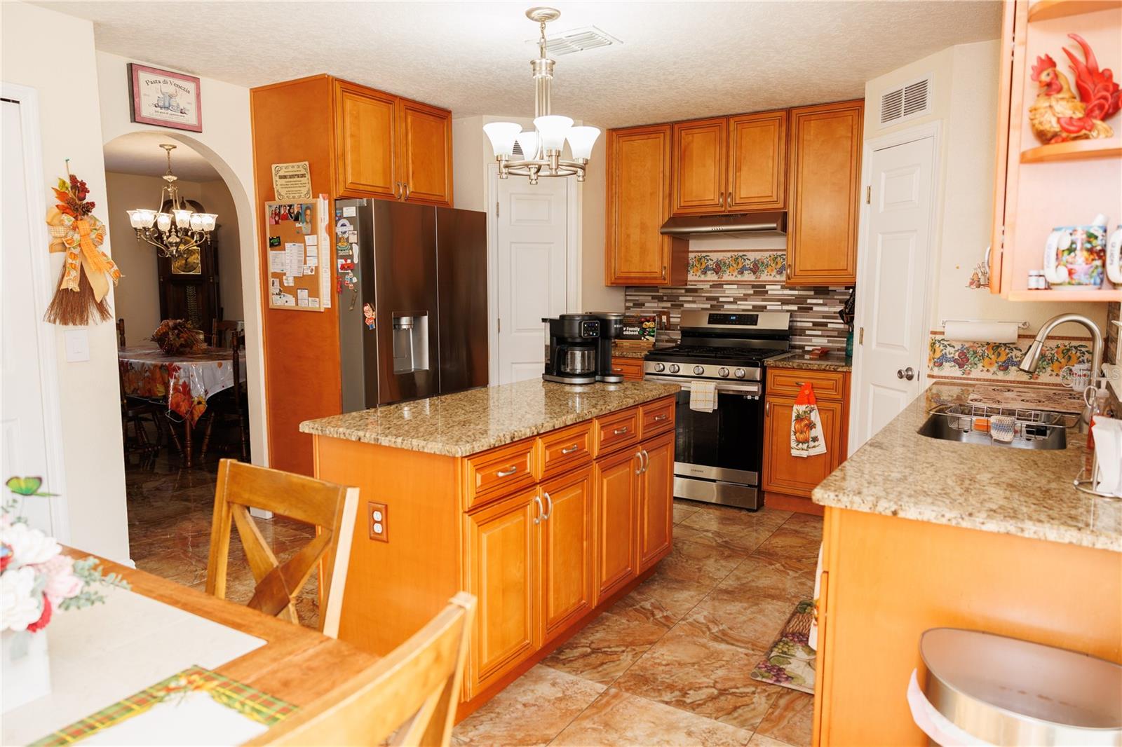 Image 8 of 45 For 1108 Chateau Circle