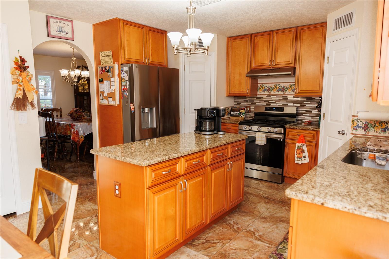 Image 9 of 45 For 1108 Chateau Circle