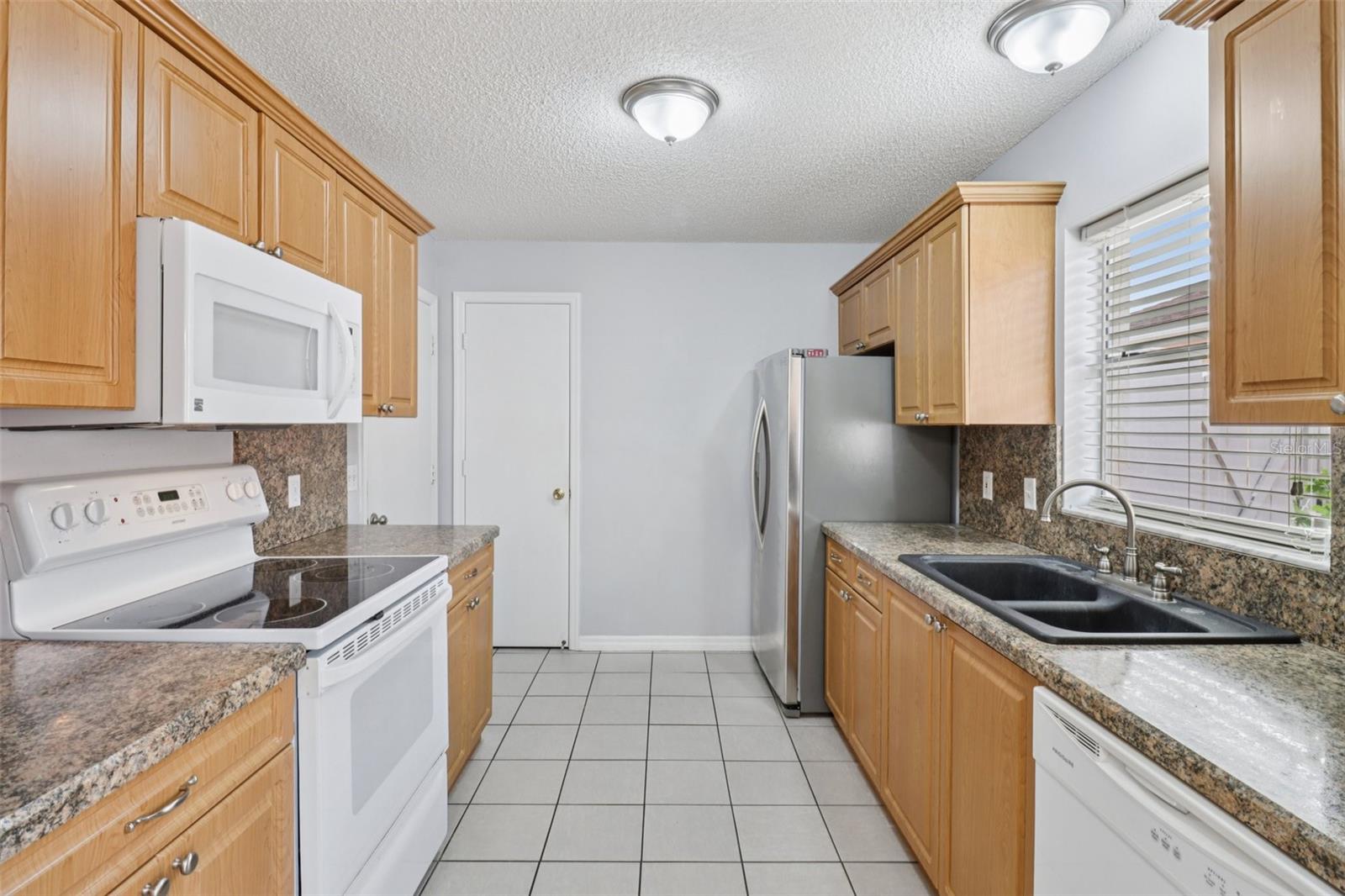 Image 11 of 45 For 914 Mendoza Boulevard