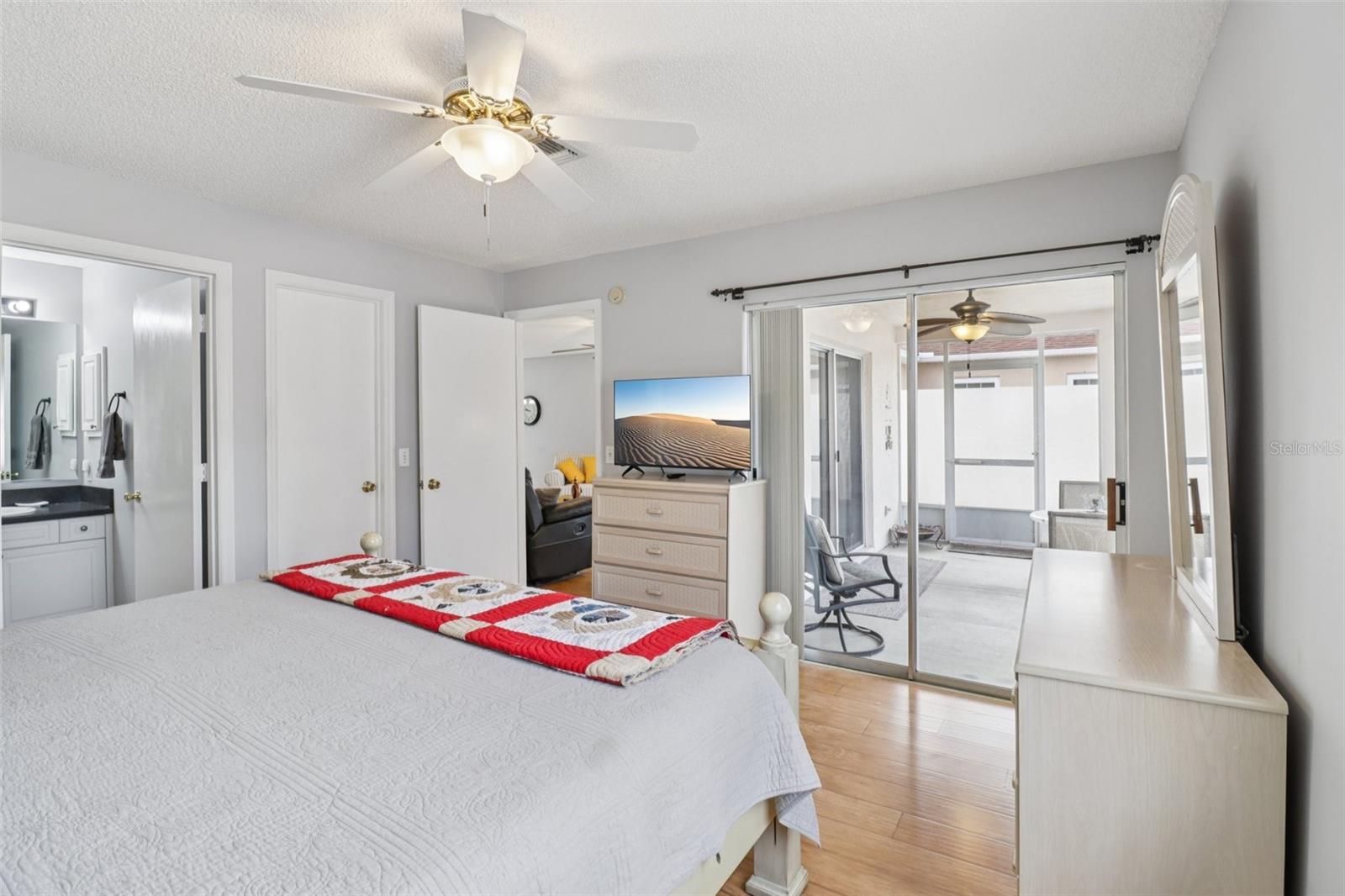Image 15 of 45 For 914 Mendoza Boulevard