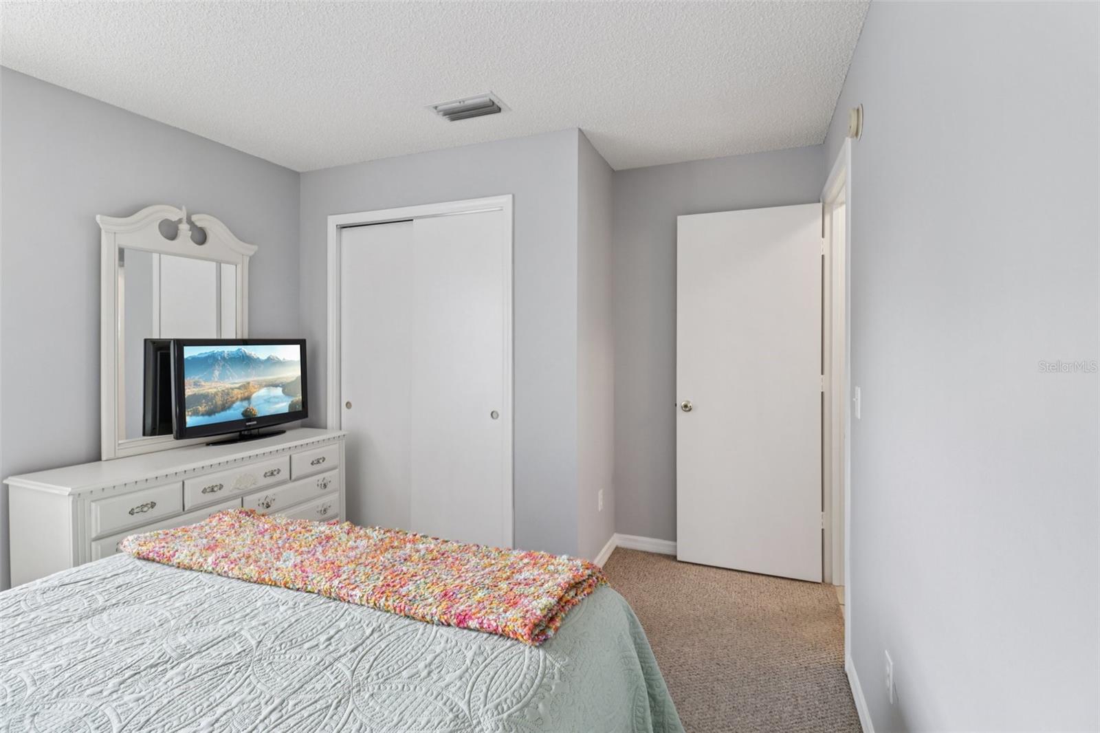 Image 18 of 45 For 914 Mendoza Boulevard