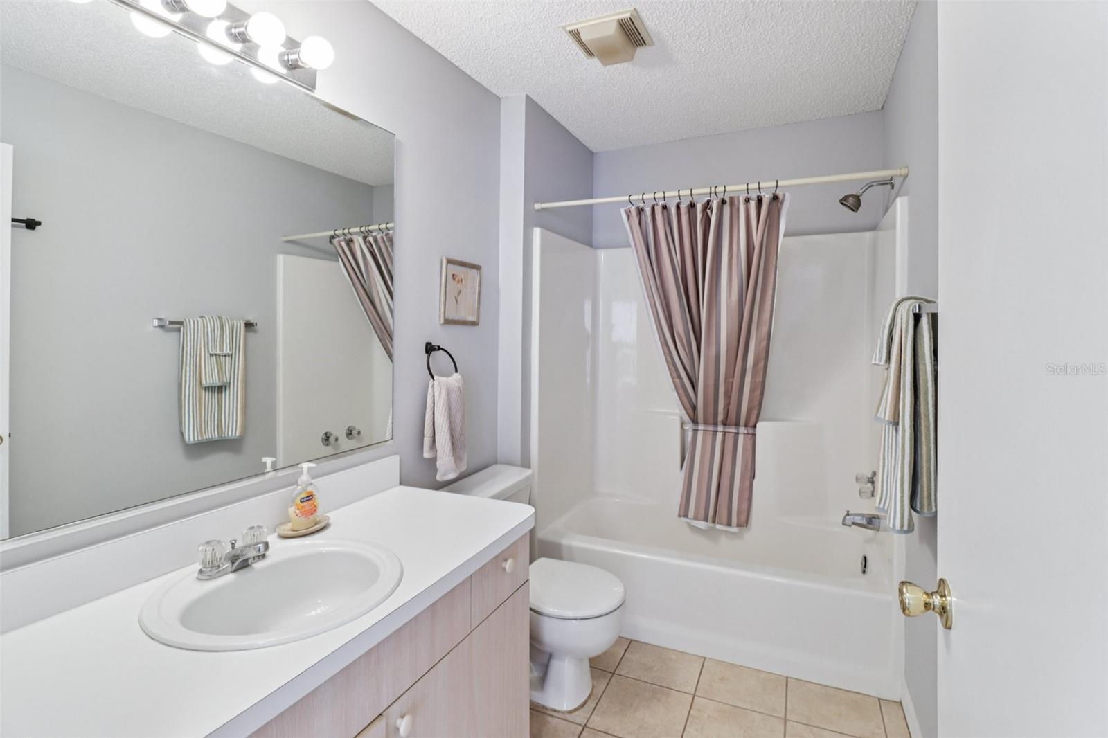 Image 19 of 45 For 914 Mendoza Boulevard