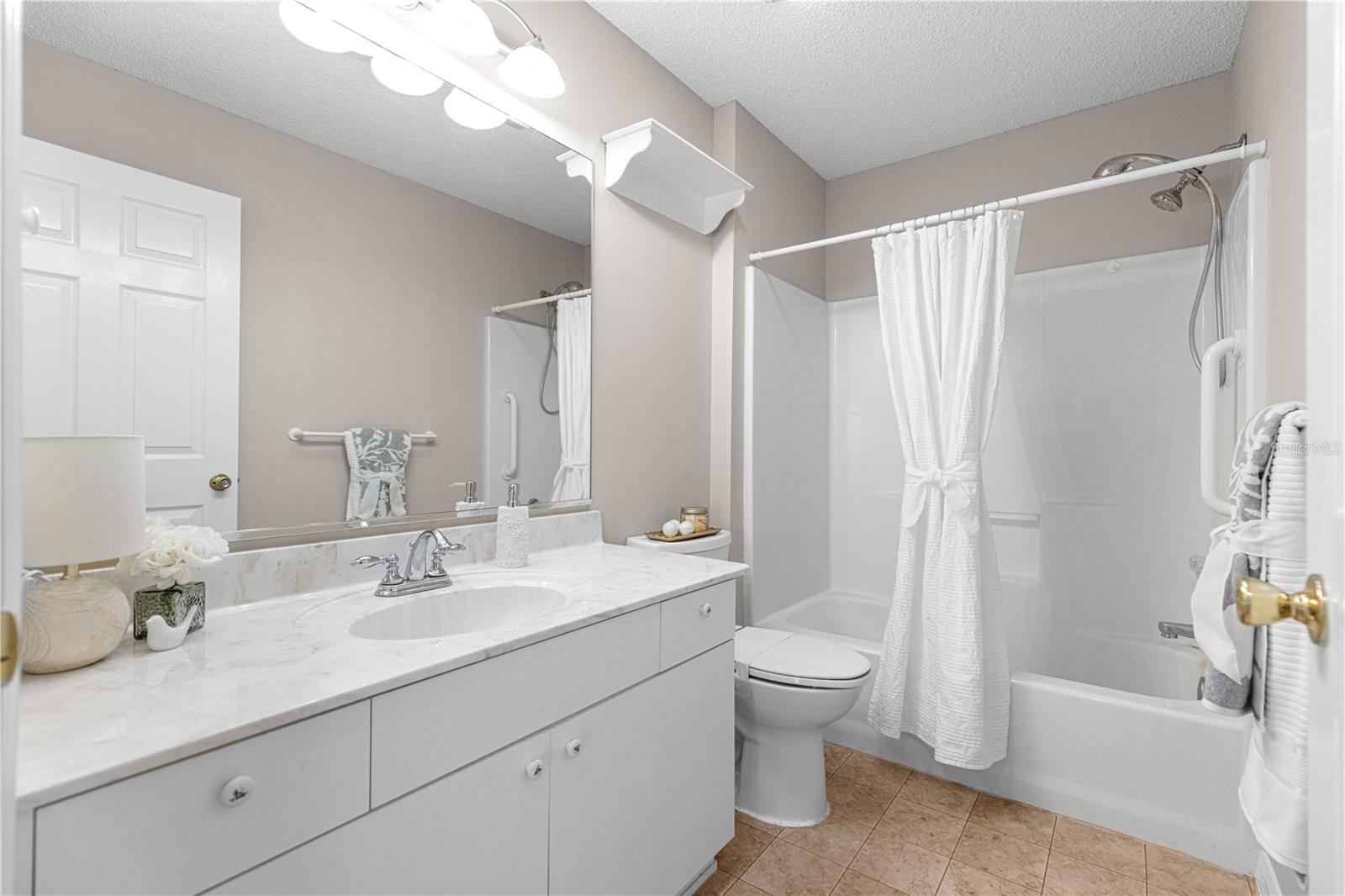 Image 22 of 42 For 748 Hernandez Drive