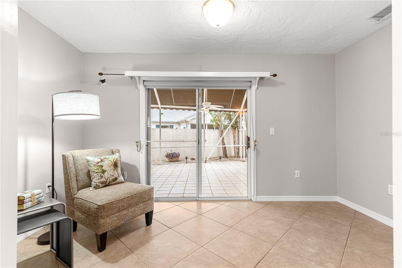 Image 26 of 42 For 748 Hernandez Drive