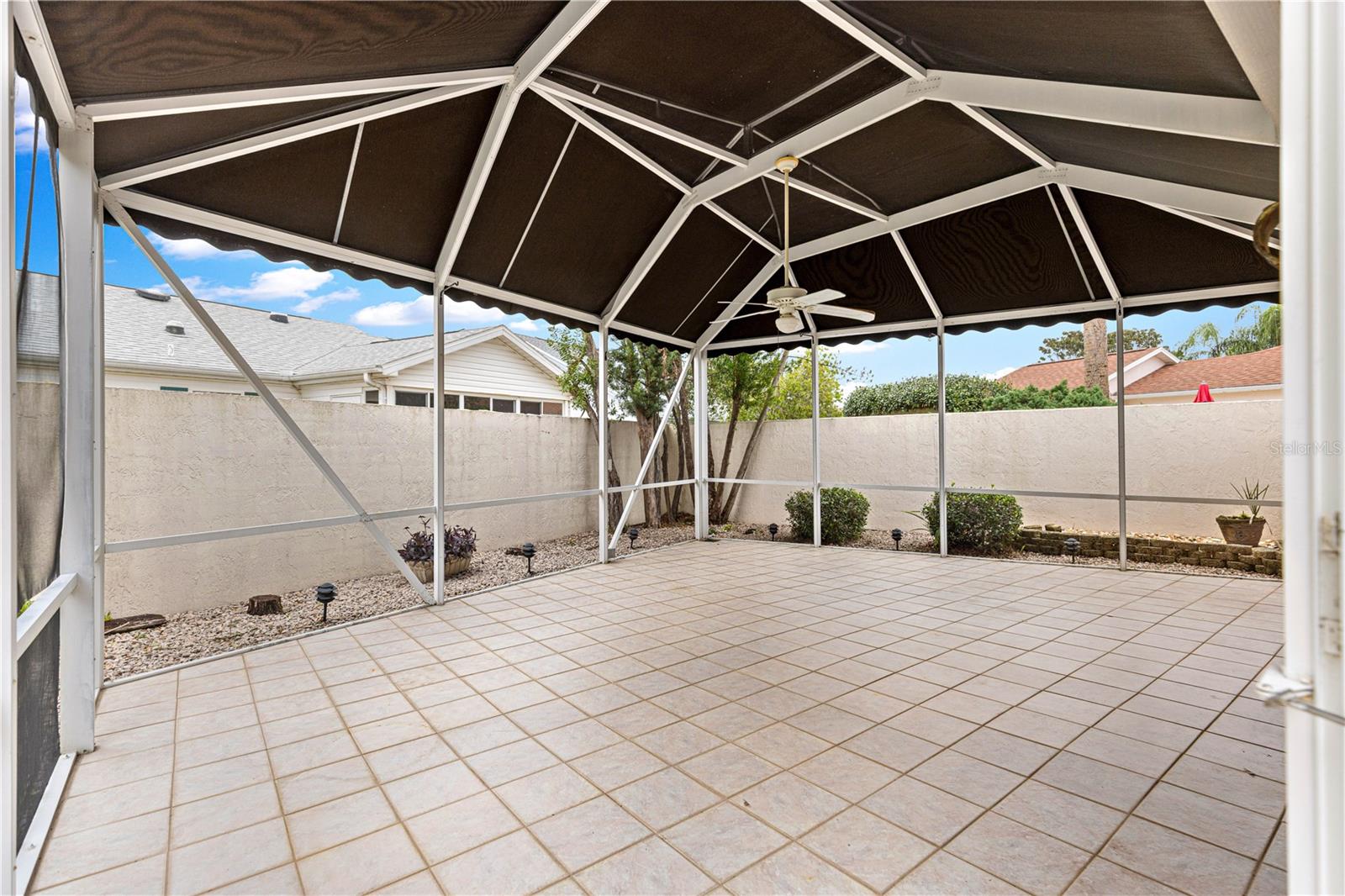 Image 29 of 42 For 748 Hernandez Drive