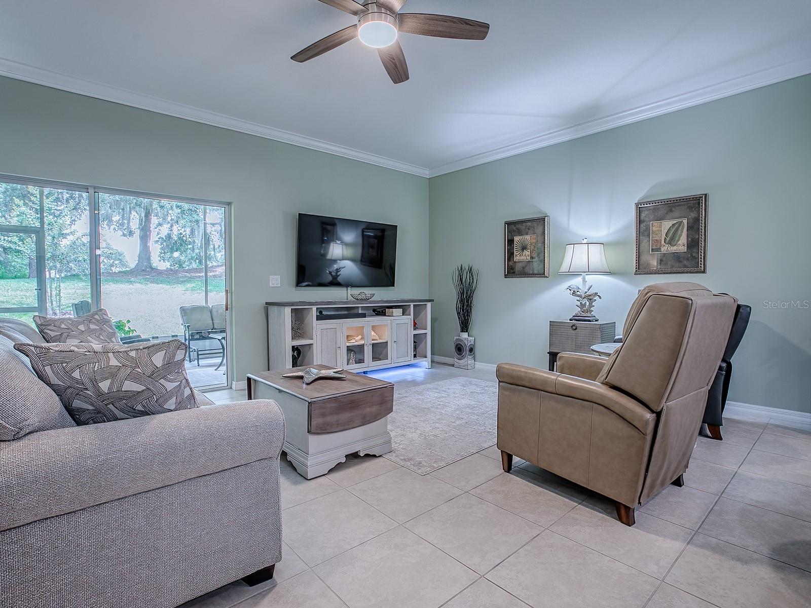 Image 13 of 37 For 26939 White Plains Way