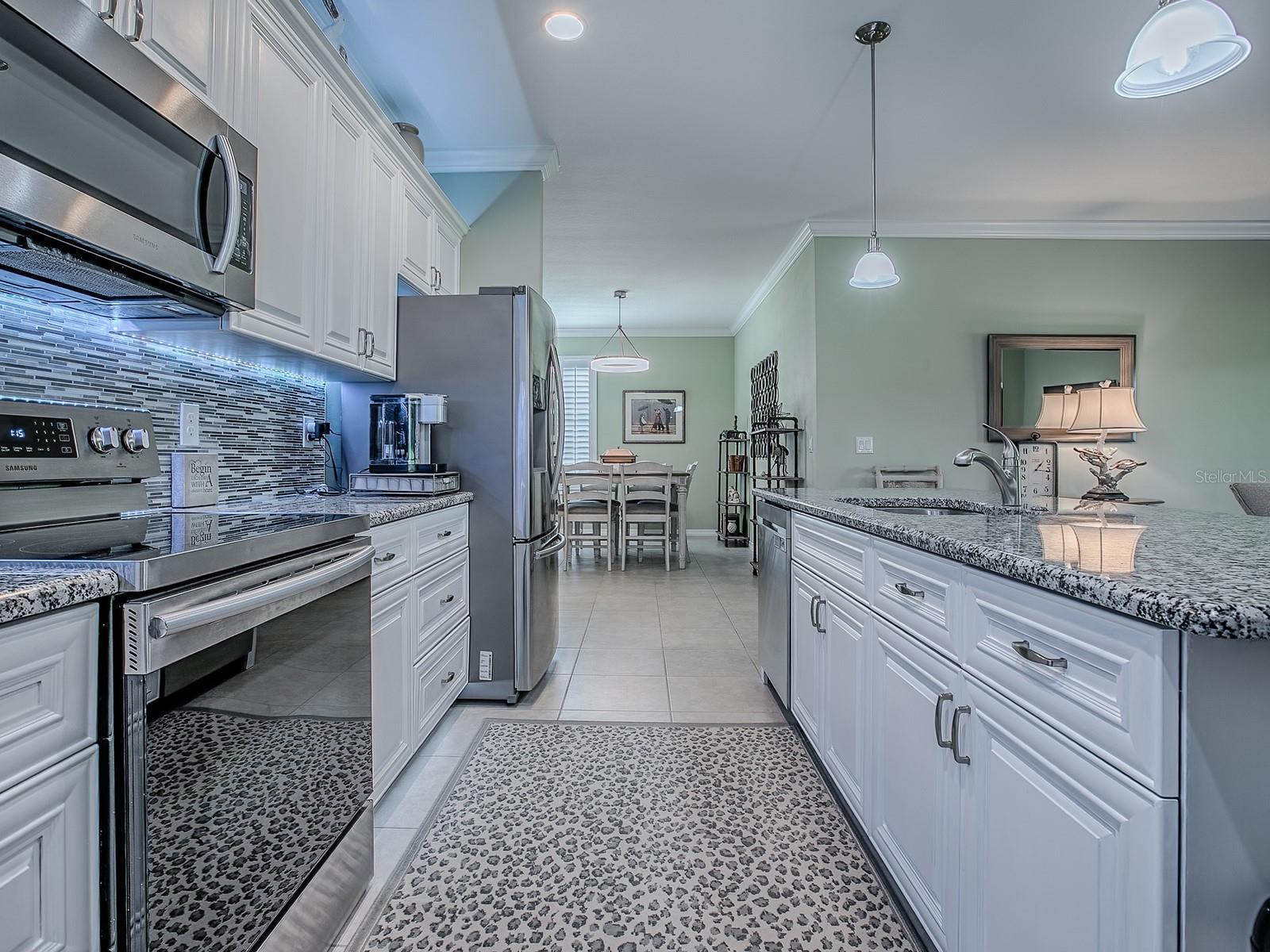 Image 5 of 37 For 26939 White Plains Way