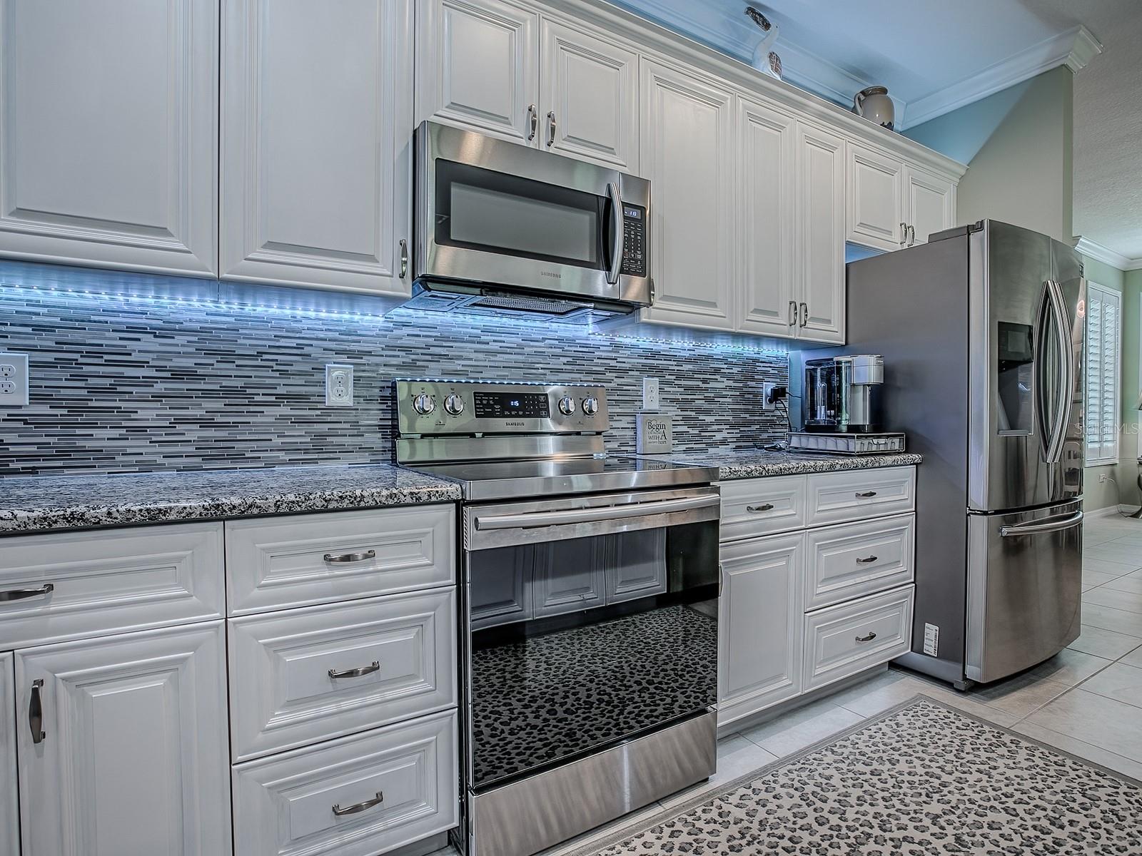 Image 6 of 37 For 26939 White Plains Way
