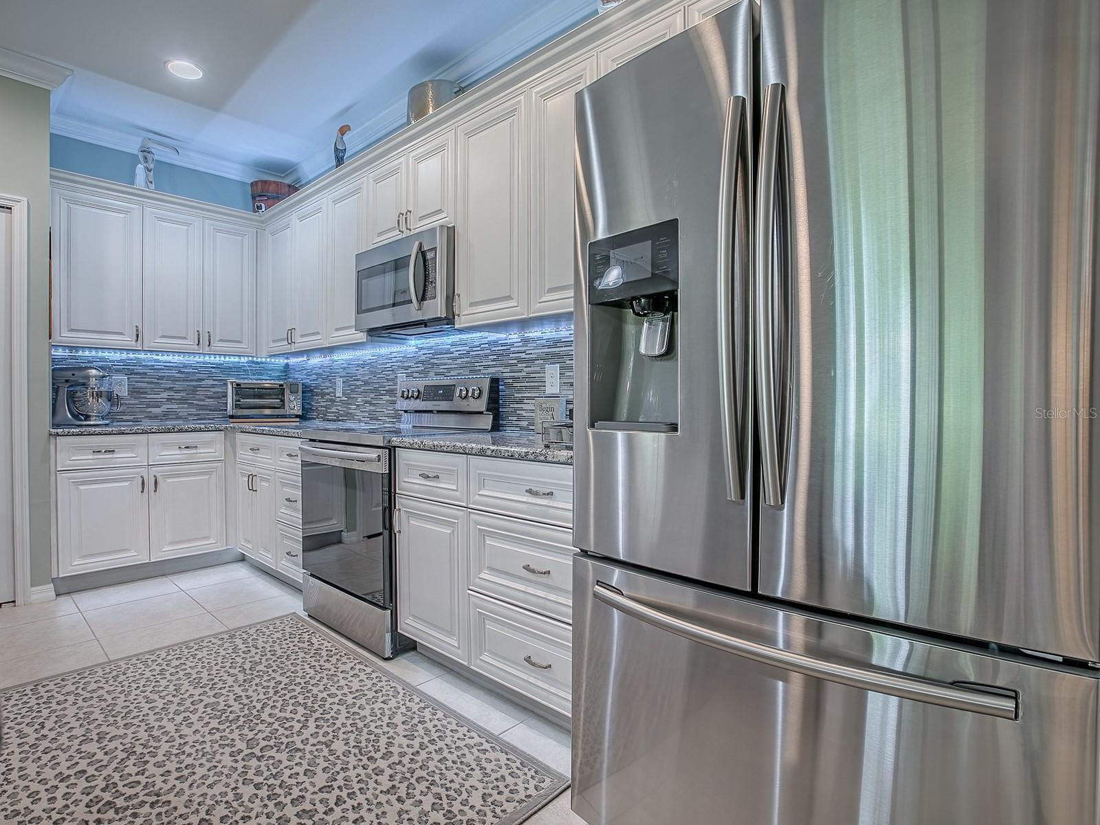 Image 7 of 37 For 26939 White Plains Way
