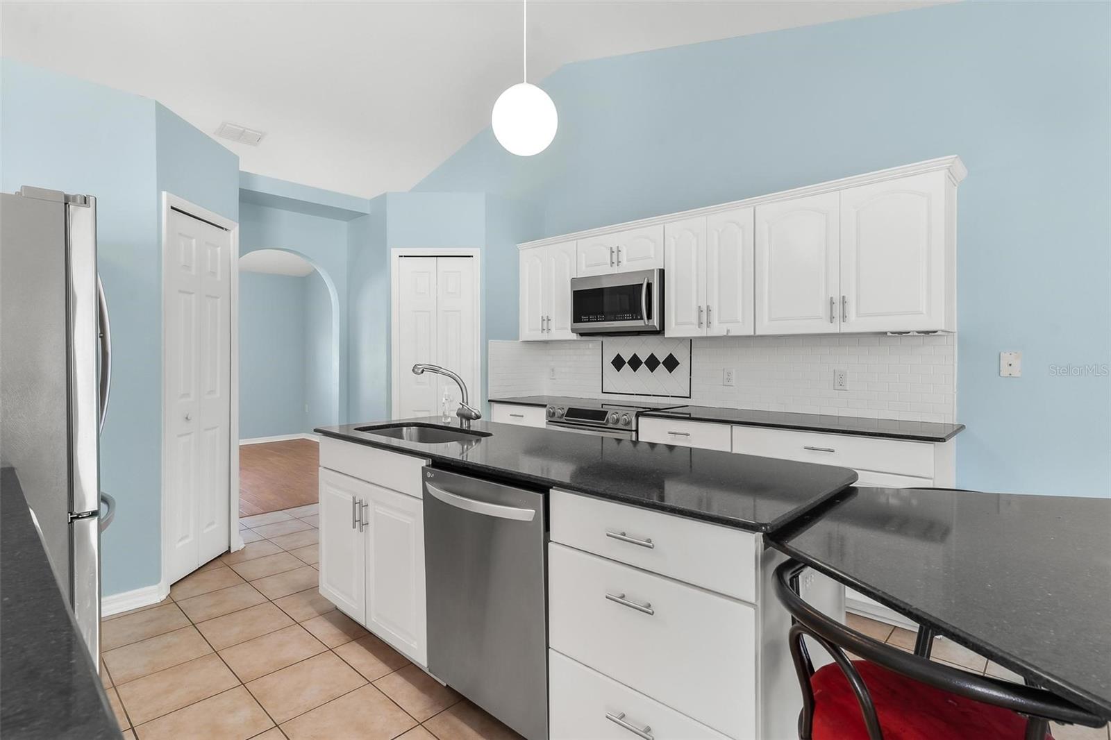 Image 10 of 45 For 802 Deer Glen Court