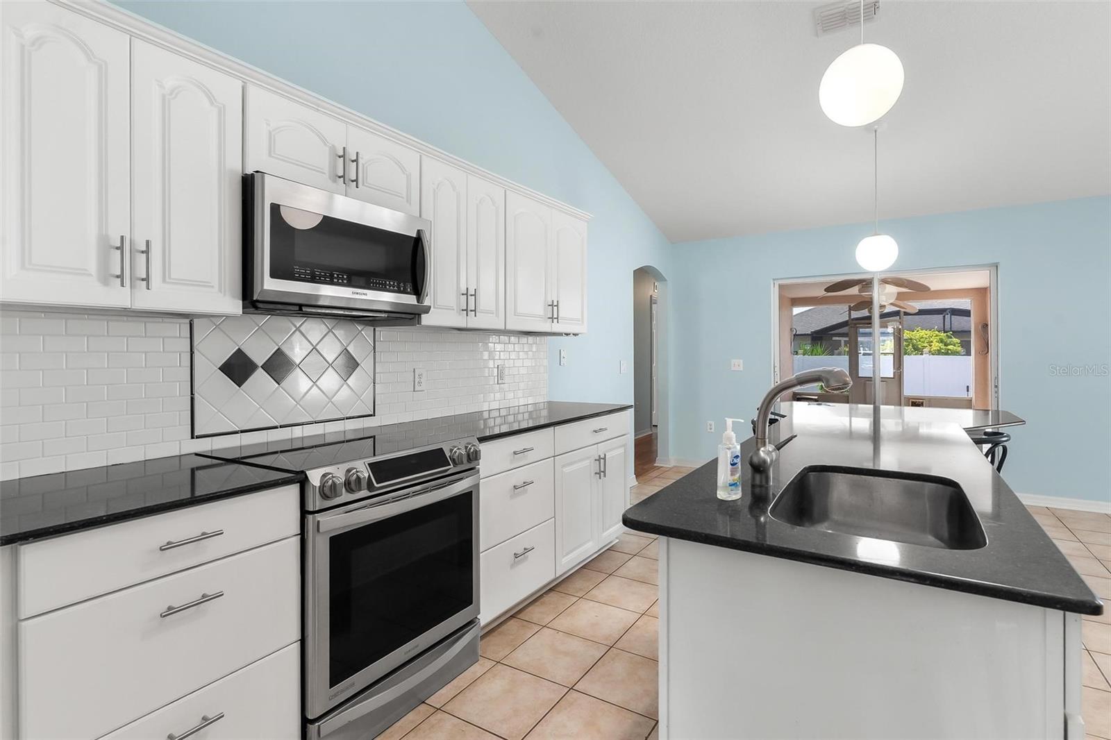 Image 11 of 45 For 802 Deer Glen Court