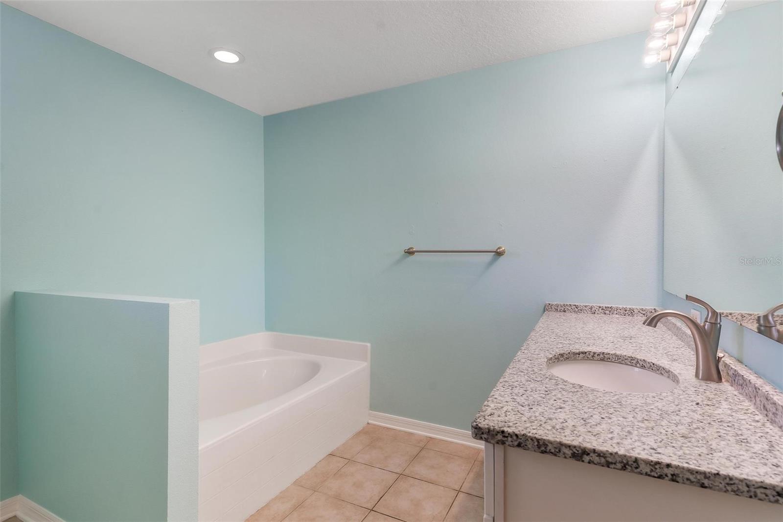 Image 18 of 45 For 802 Deer Glen Court
