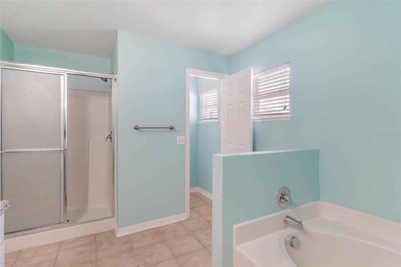 Image 21 of 45 For 802 Deer Glen Court