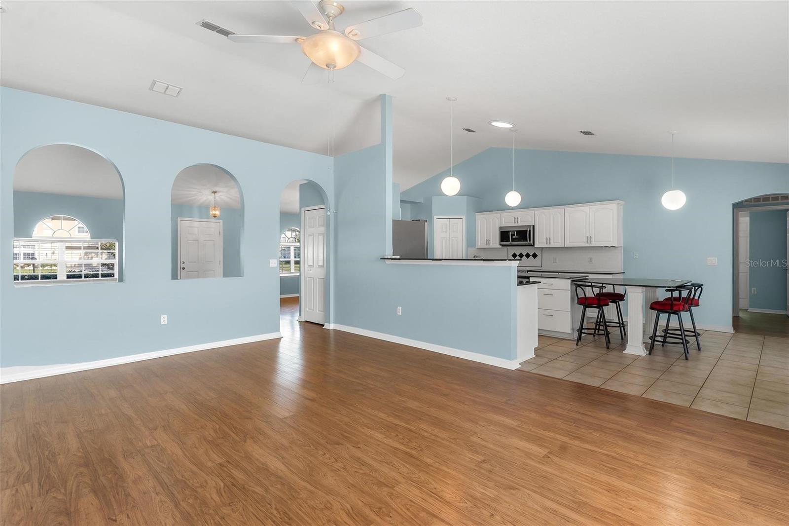 Image 3 of 45 For 802 Deer Glen Court