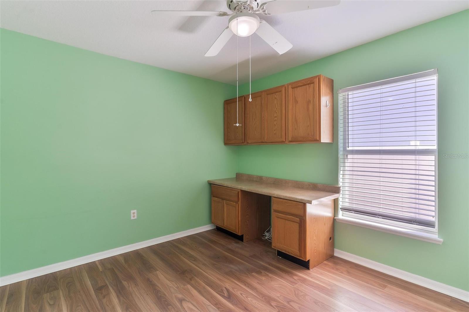 Image 31 of 45 For 802 Deer Glen Court