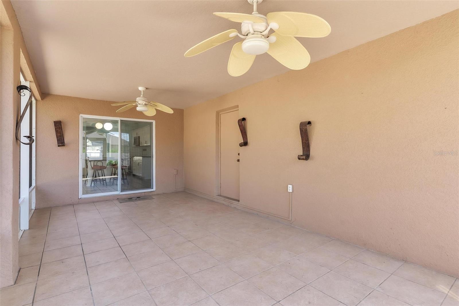 Image 33 of 45 For 802 Deer Glen Court