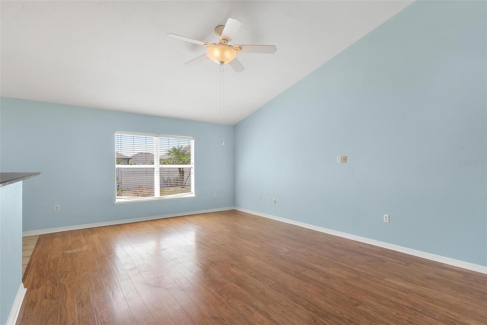 Image 7 of 45 For 802 Deer Glen Court