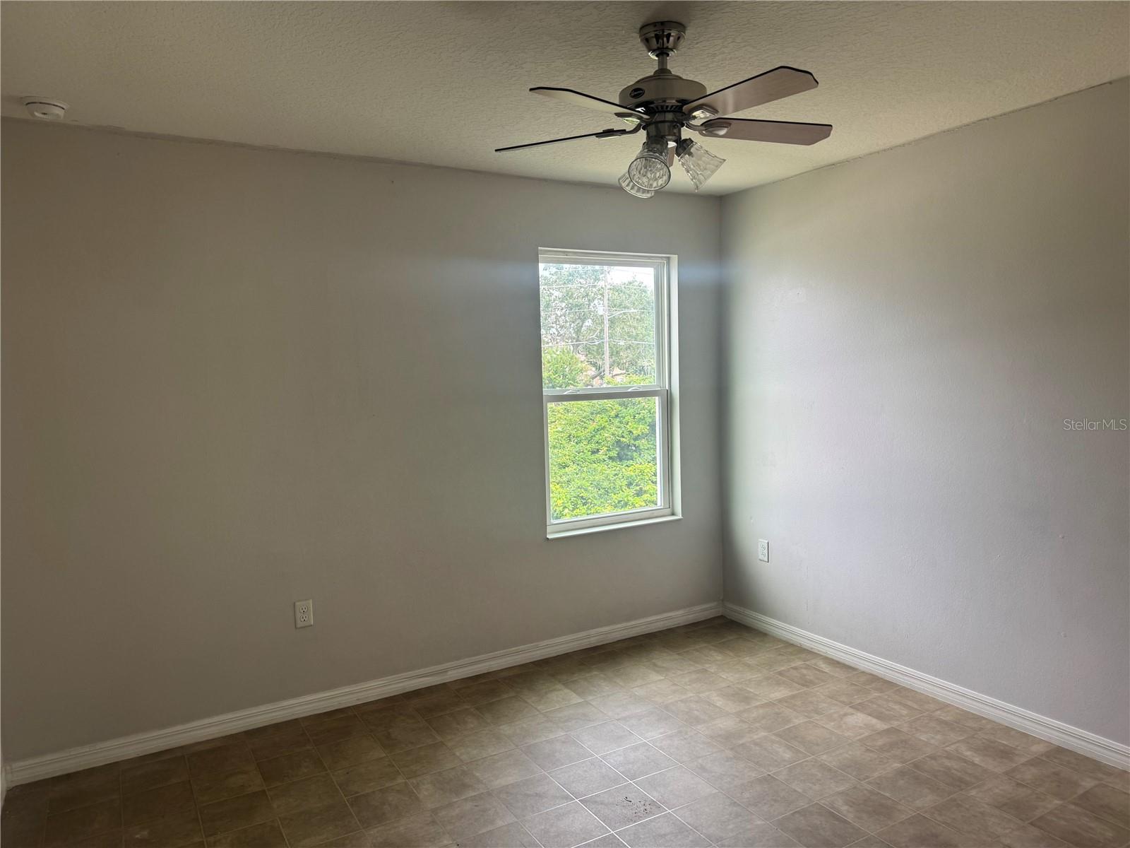 Image 5 of 8 For 1785 College Park Drive