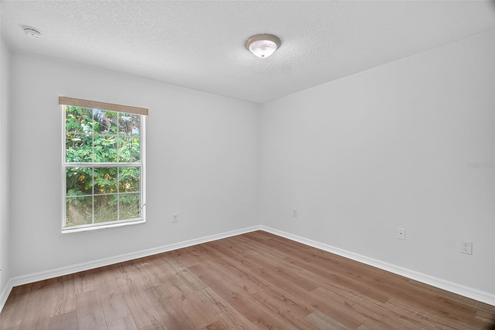 Image 13 of 17 For 525 Paulling Drive