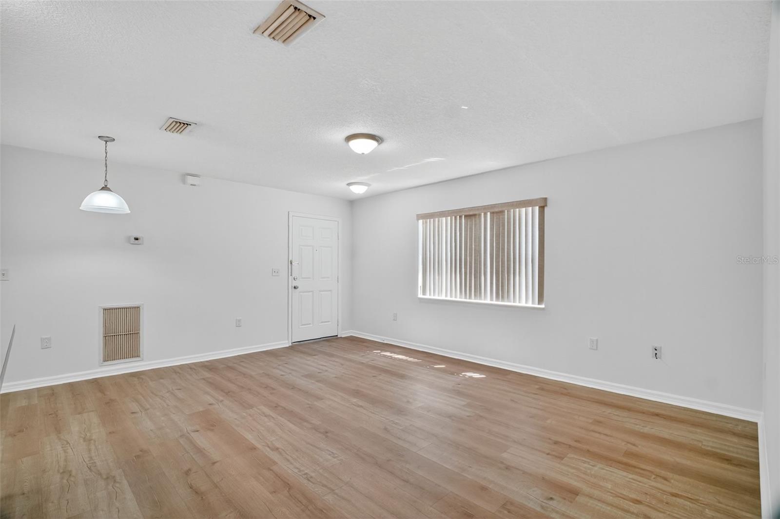 Image 17 of 17 For 525 Paulling Drive