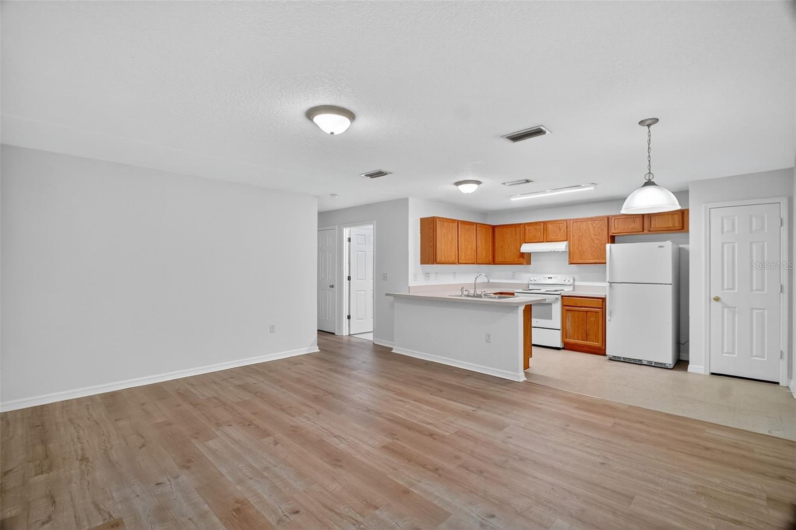 Image 3 of 17 For 525 Paulling Drive