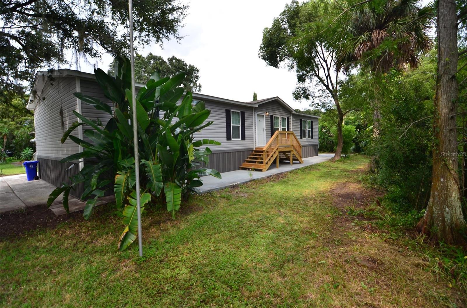 Details for 515 Twin Lakes Circle, LAKELAND, FL 33815