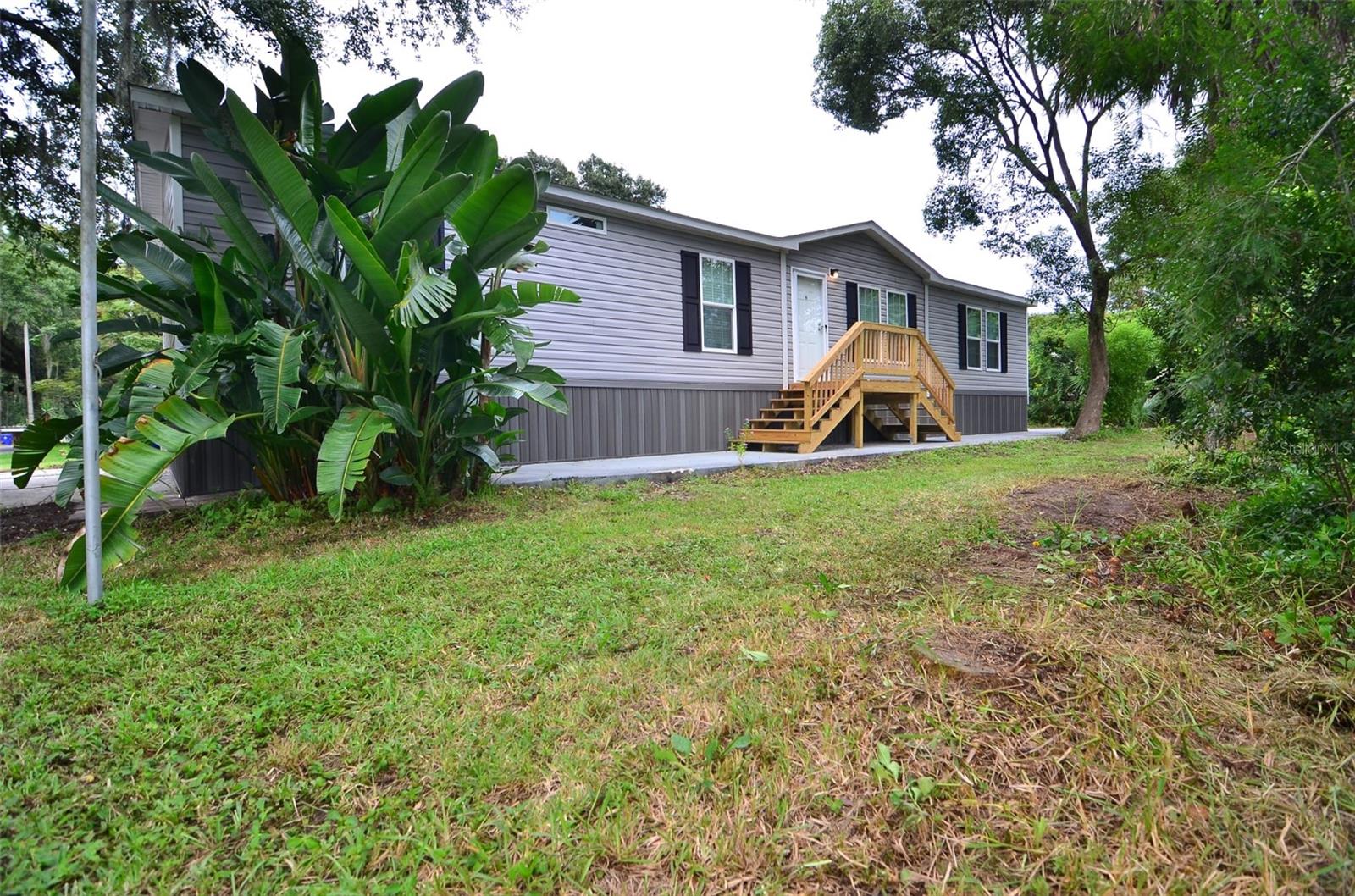 Image 2 of 67 For 515 Twin Lakes Circle