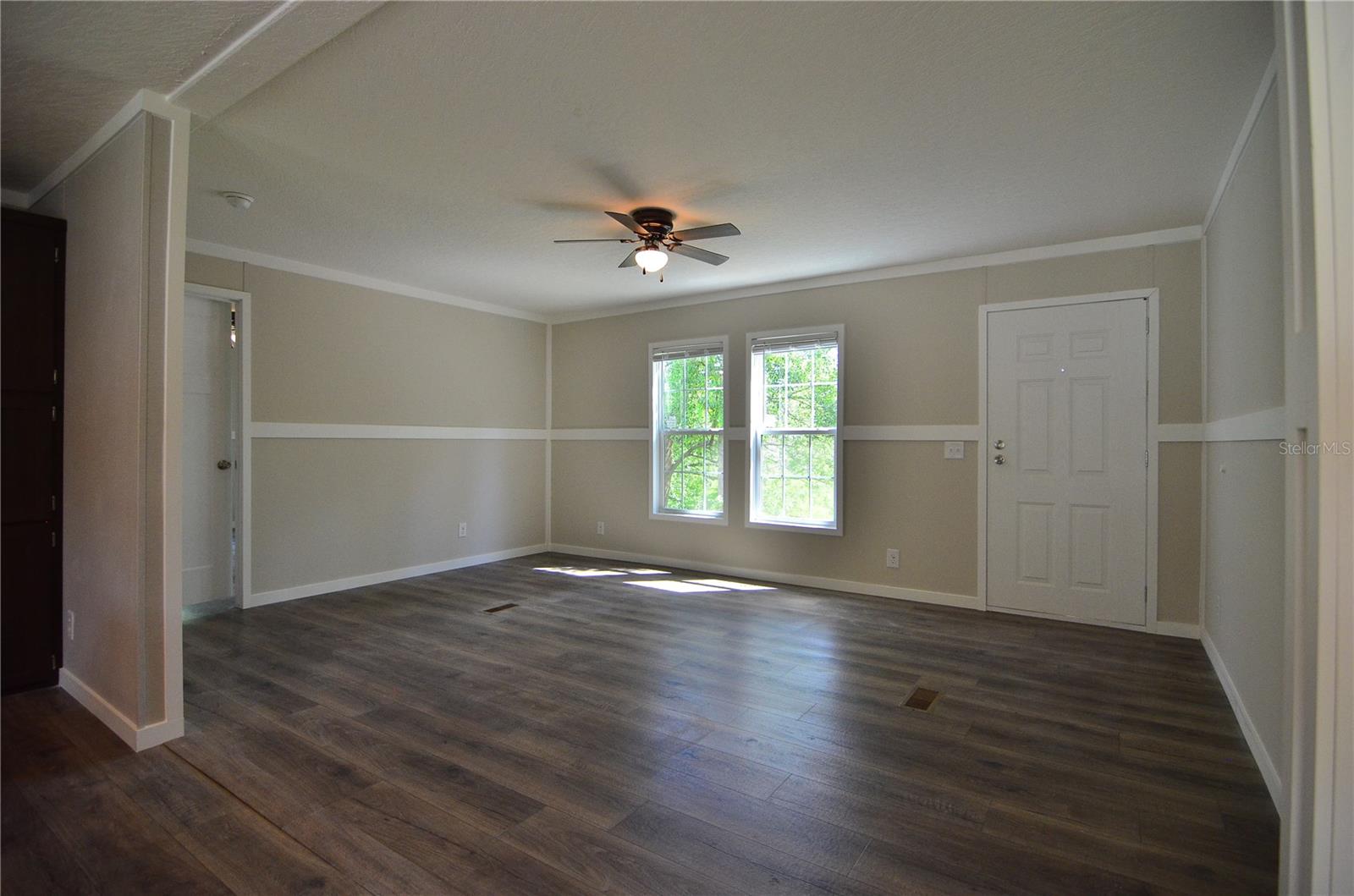 Image 20 of 67 For 515 Twin Lakes Circle