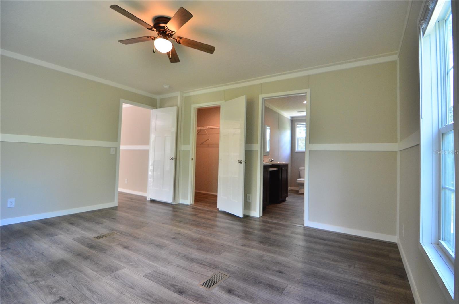 Image 39 of 67 For 515 Twin Lakes Circle