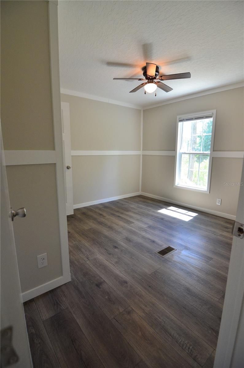 Image 60 of 67 For 515 Twin Lakes Circle