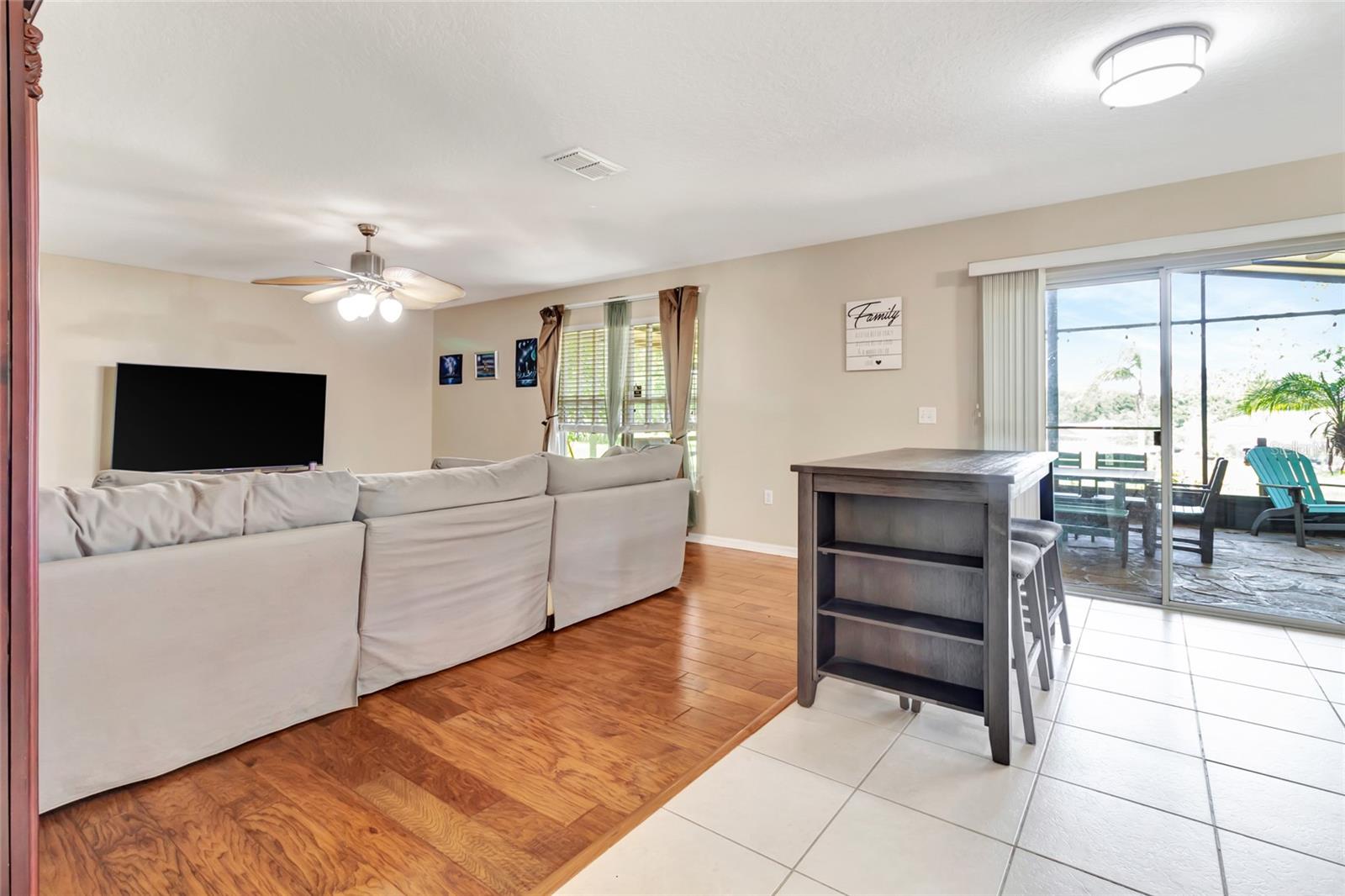 Image 18 of 55 For 16434 Meredrew Lane