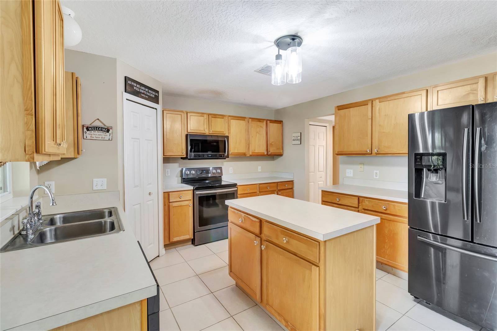 Image 4 of 55 For 16434 Meredrew Lane