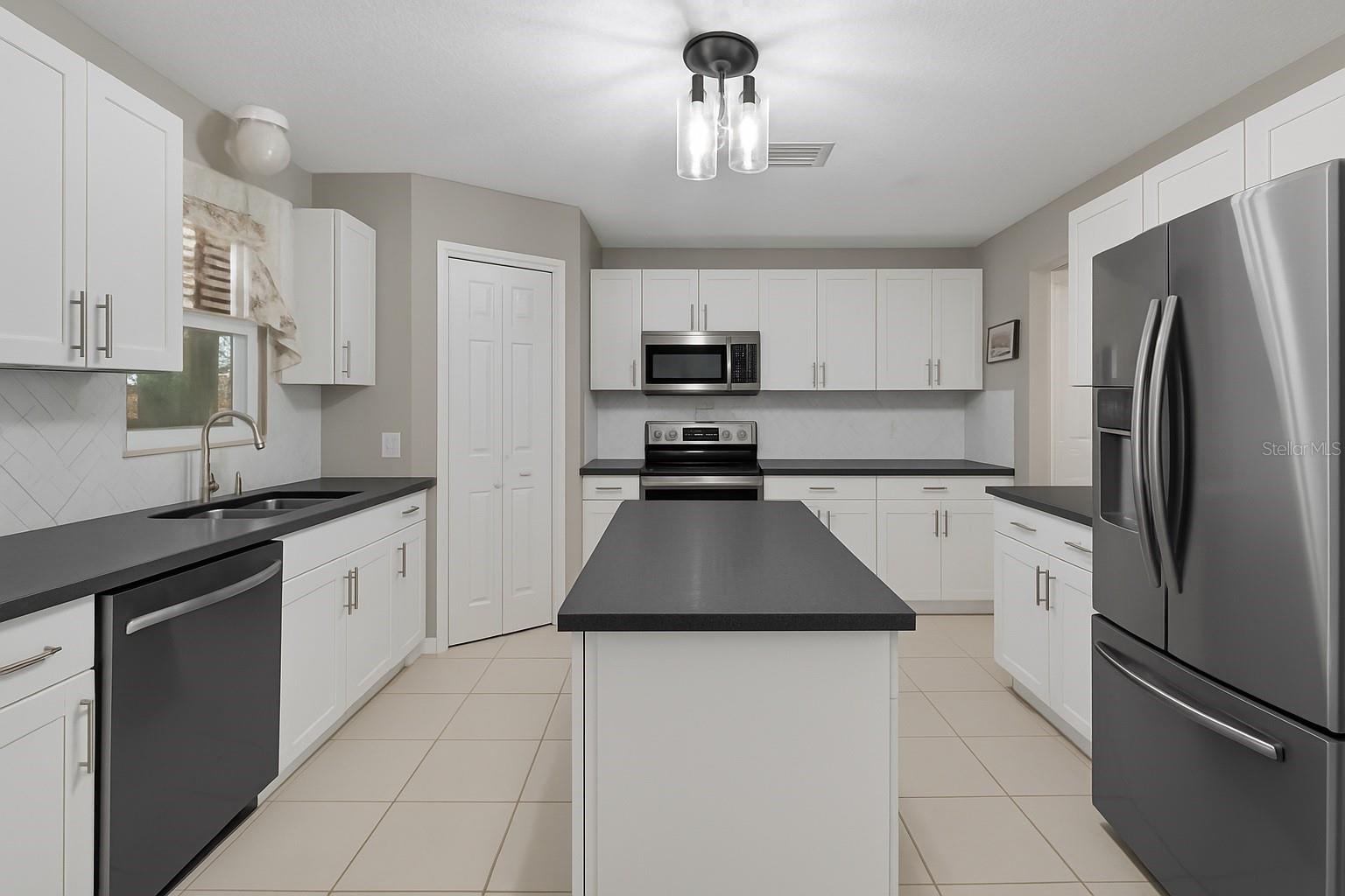 Image 57 of 64 For 16434 Meredrew Lane