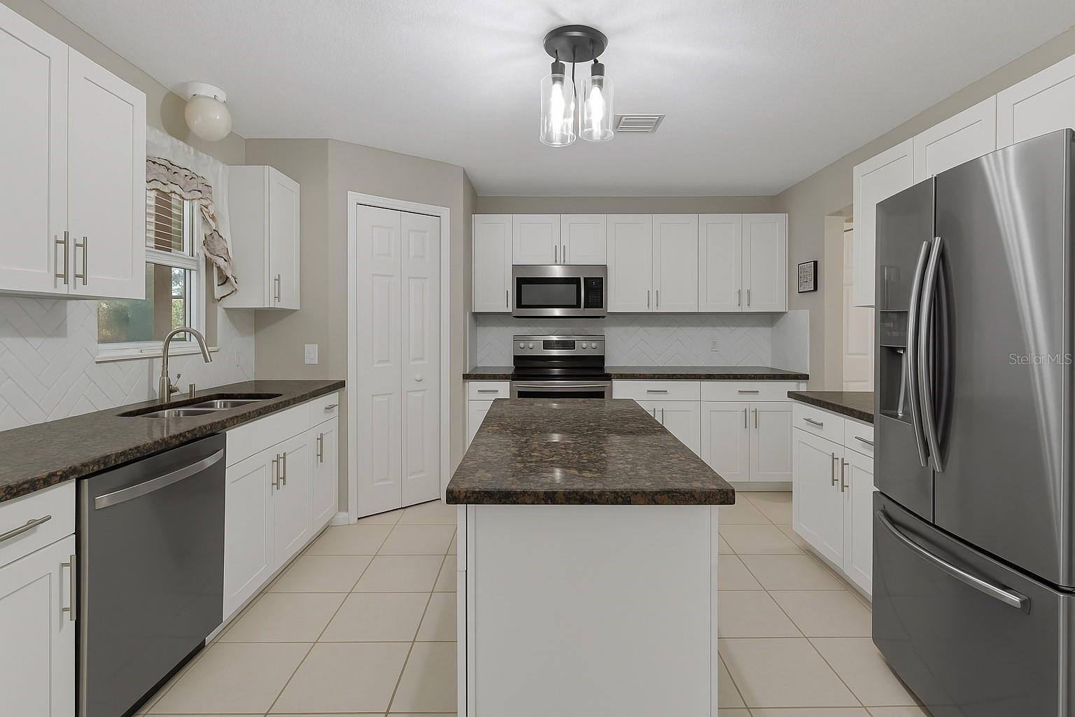 Image 58 of 64 For 16434 Meredrew Lane